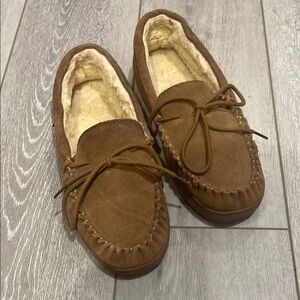 Men's Brown Moccasin Slippers, Bearpaw, Like New, Size 9.